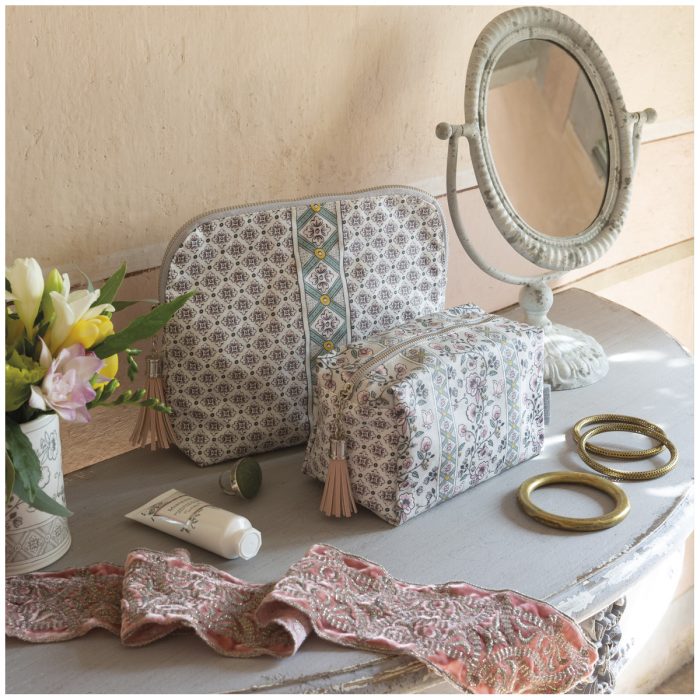 Trousse de toilette Élégante Paradis Fleuri grand modèle – Image 4