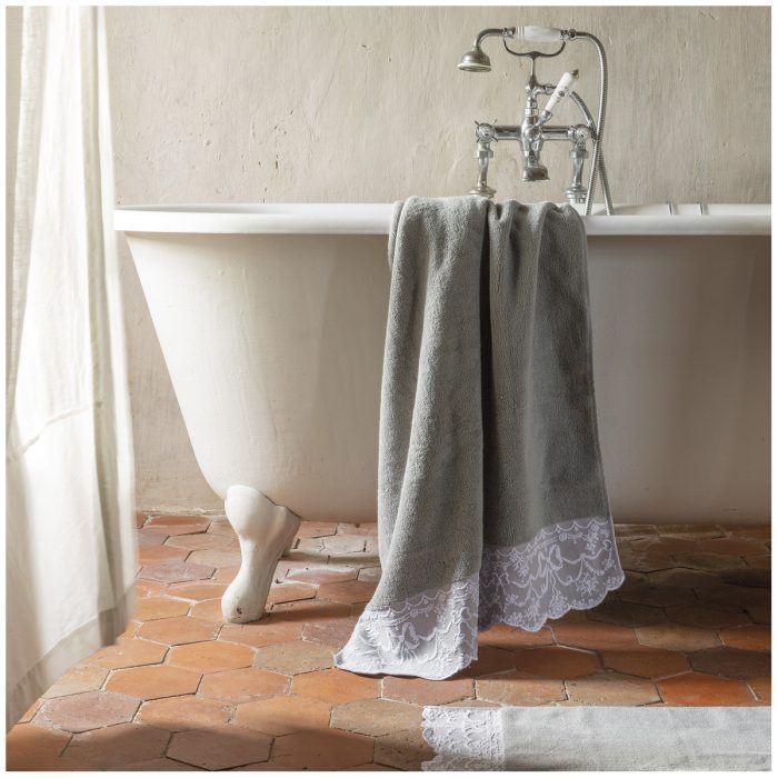 Serviette de bain Dentelle Aquarelle – Image 3