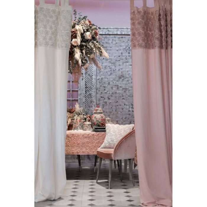 Chemin de table avec roses – Image 2