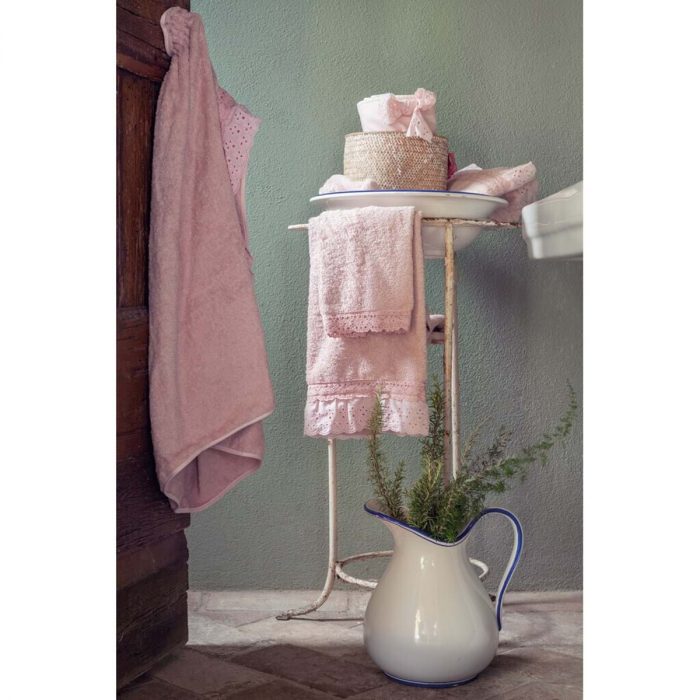Panier rose avec trois lavettes – Image 2
