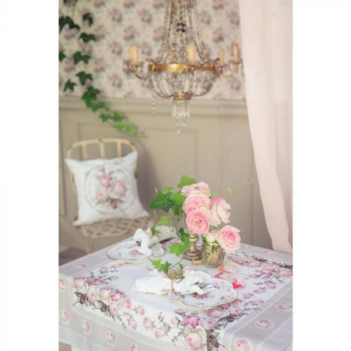 Coussin imprimé avec des roses – Image 2