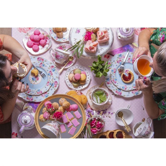 Assiette plate en céramique avec des roses – Image 3