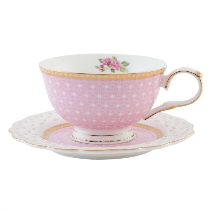 Tasse et soucoupe en porcelaine rose