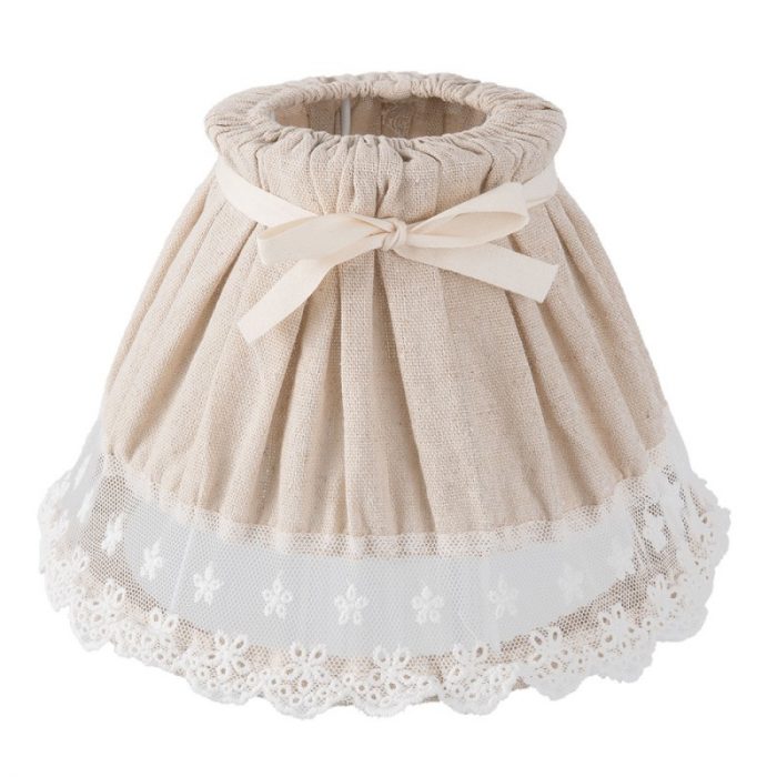 Abat-jour en lin et dentelle
