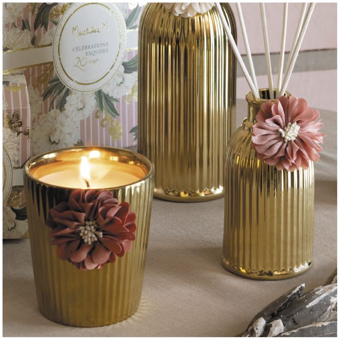 Bougie parfumée Célébrations Exquises 260 g - Rose Élixir – Image 2