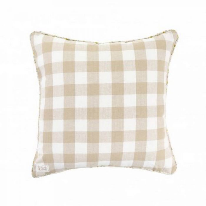 Coussin vichy et fleurs
