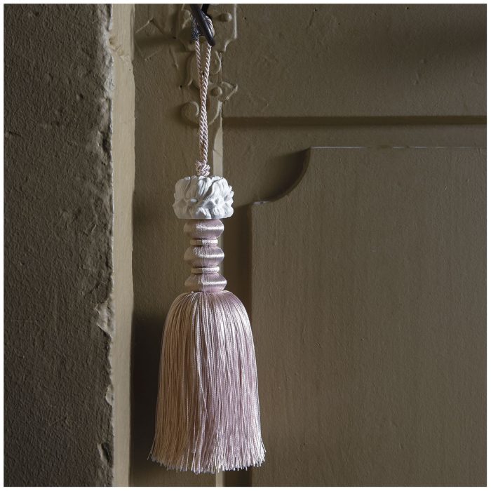 Pompon parfumé Fleur Royale - Marquise – Image 2
