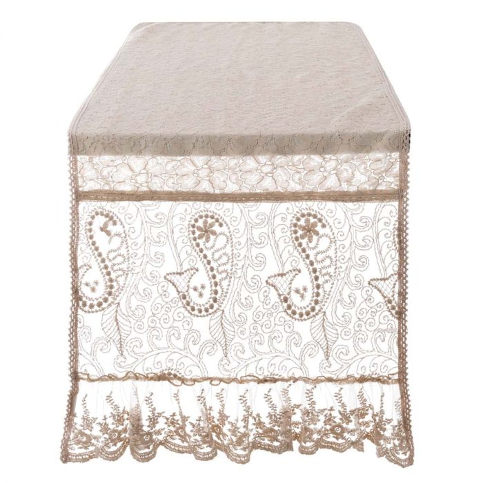Chemin de table en dentelle