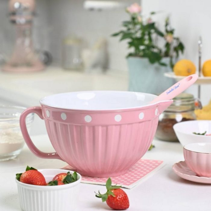 Bol à pâte rose avec anse