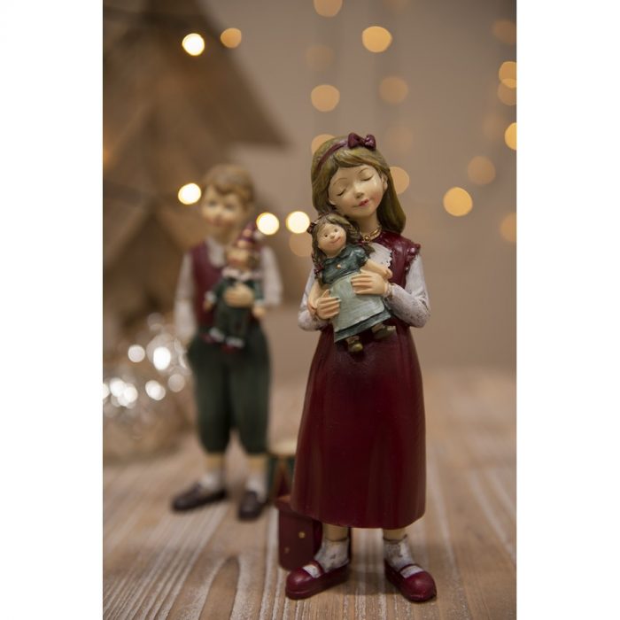 Figurine rouge avec sa poupée – Image 3