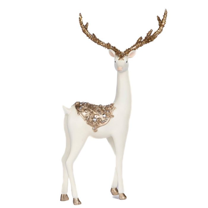 Cerf élégant avec selle