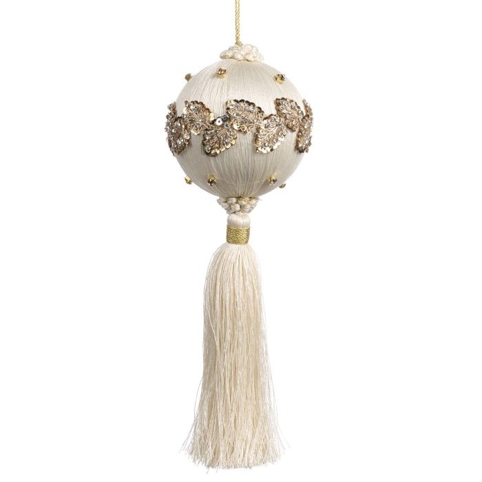 Pompon crème avec feuilles