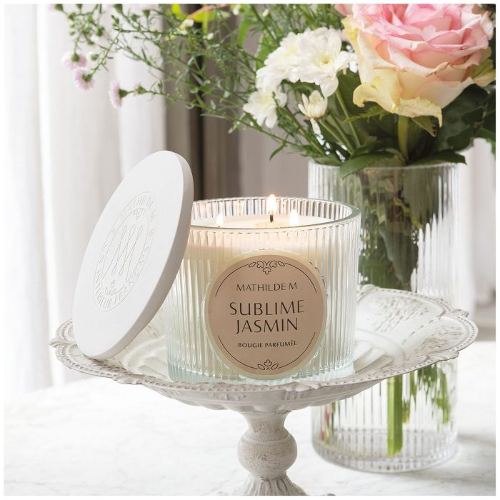 Bougie parfumée Les Intemporelles 400 g - Fruits des Bois – Image 2