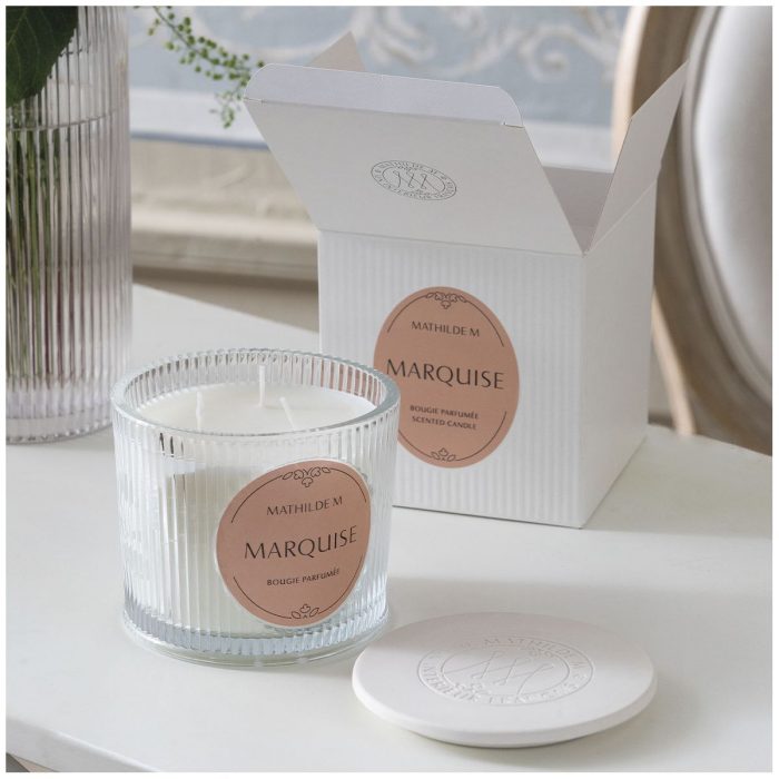 Bougie parfumée Les Intemporelles 400 g - Fruits des Bois – Image 5